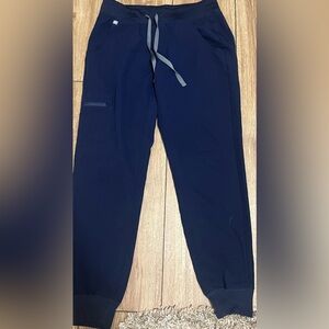 Women’s navy blue FIGS joggers